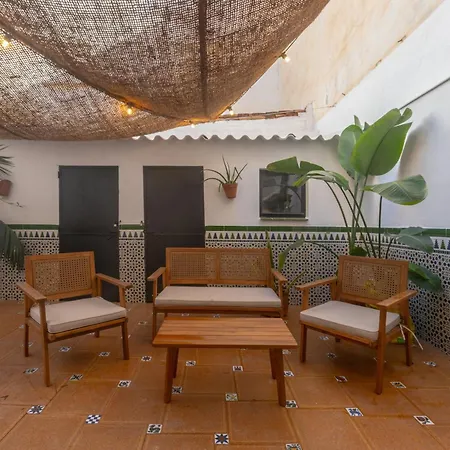 Privada Con Barbacoa Y Patio Cerca De La Playa *